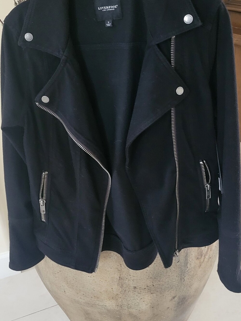 Liverpool Los Angeles S Blk Jacket w Zipper @ front, pockets & cuffs-like suede.